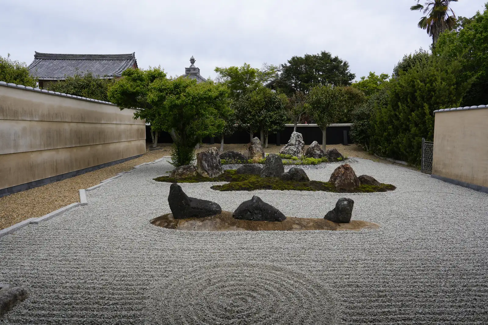Raked gravel and stones in the garden of a sub-temple of Tofuku-ji