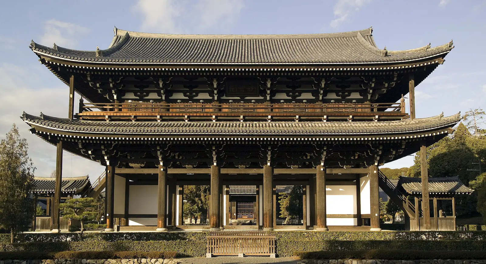 The Sanmon gate of Tofuku-ji
